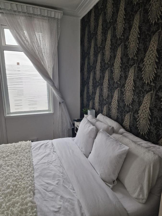 Double Rooms, Free Continental Breakfast, Pics And Full Address Sent After Booking, 2 Miles To City Centre Belfast Exterior photo